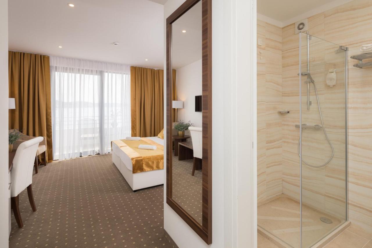 Hotel Perla Rogoznica  Esterno foto